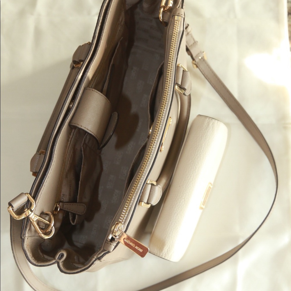Michael Kors Satchel + Wallet - SOLD - Picture 2 of 5