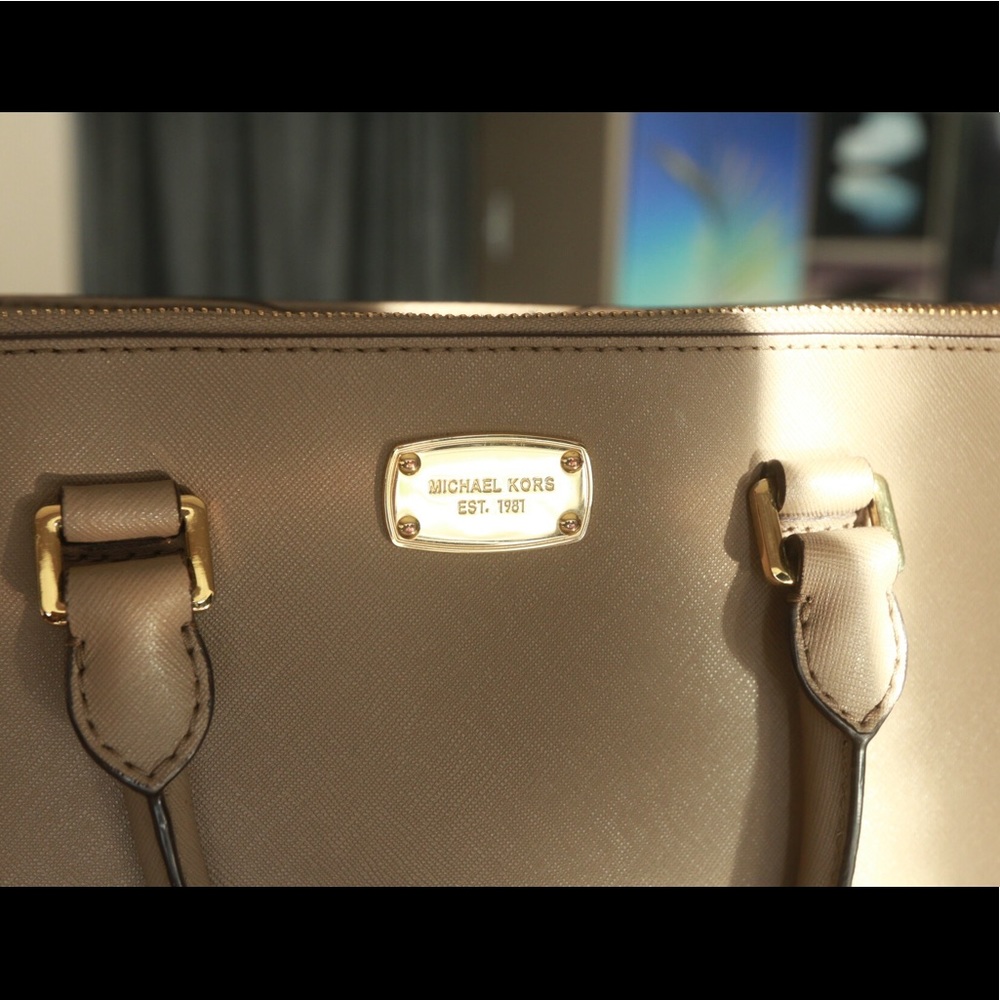 Michael Kors Satchel + Wallet - SOLD - Picture 4 of 5