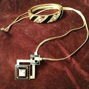 Gorgeous Trifari necklace and bracelet set