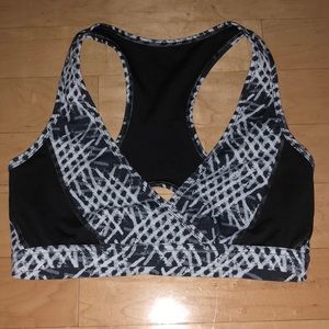 Low cut sports bra