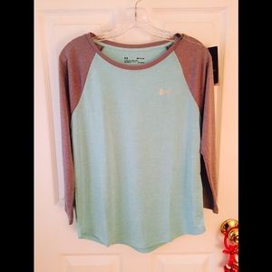 Under Armour HEATGEAR long sleeve top. NWT