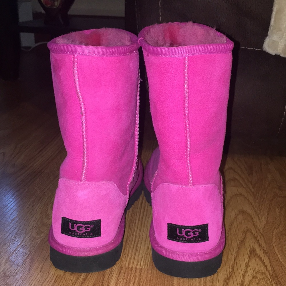 Barely worn Pink Uggs
