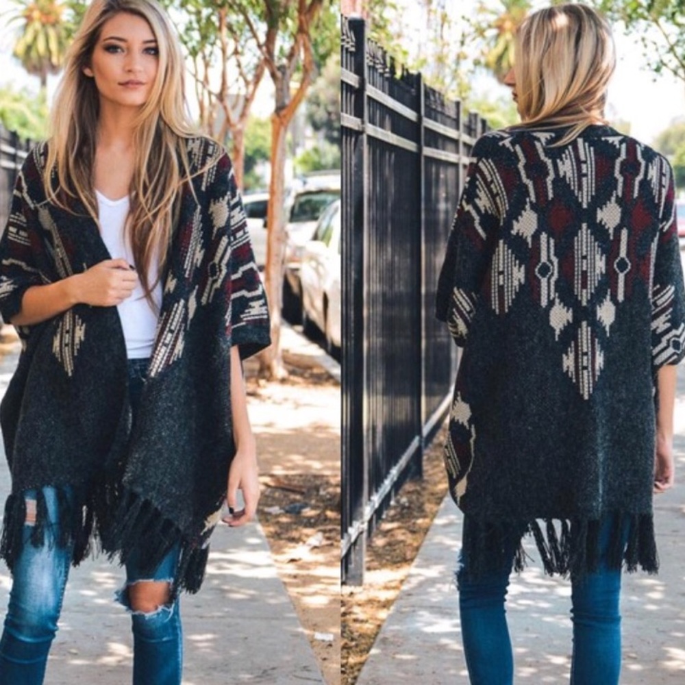 🆕 ⚡️Aztec Poncho Tasseled Jacket