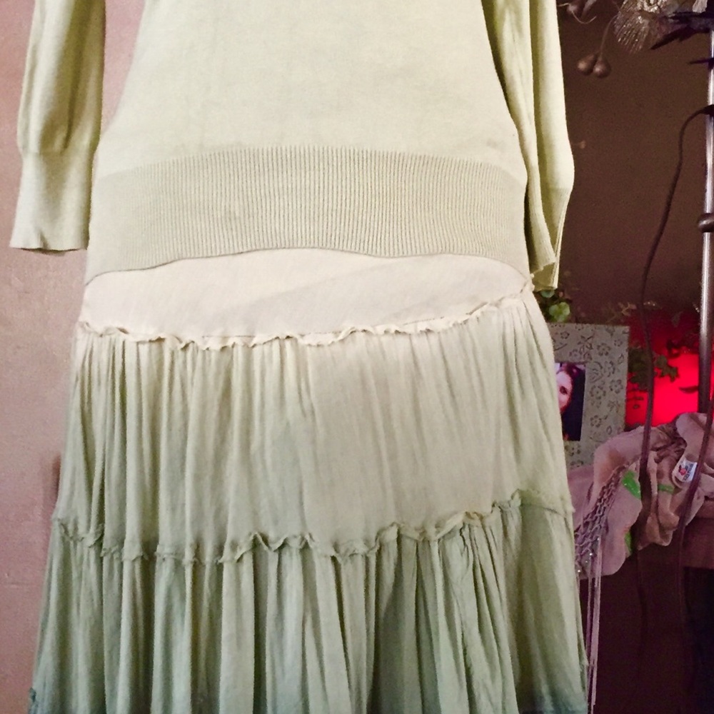 Fun Multi-Greens Skirt/Sweater 2pc Outfit - Picture 2 of 6