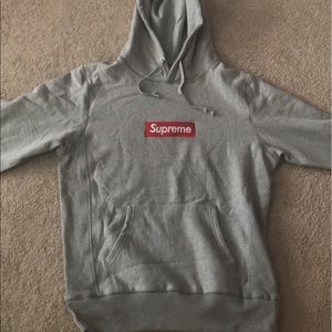 Supreme grey box logo almost perfect condition