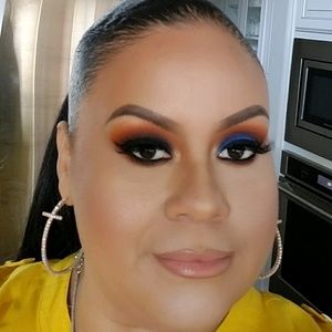 Meet your Posher, Nikisha