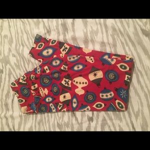 Gorgeous LulaRoe OS Christmas Leggings