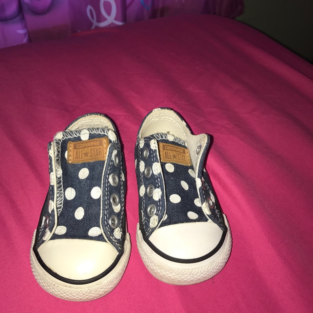 Toddler girl size 4 converse
