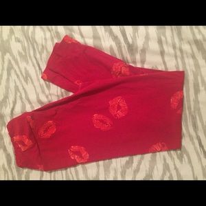 LulaRoe OS Valentine's Day Lips Leggings