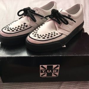 🖤 White TUK creepers 🖤
