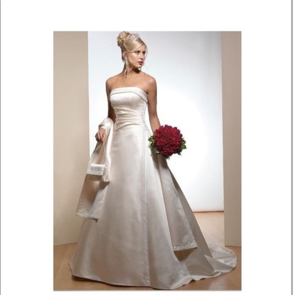 Dresses & Skirts - Maggie Sottero wedding dress size 4 corset waist