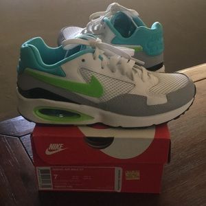 Women Air Max St - size 7