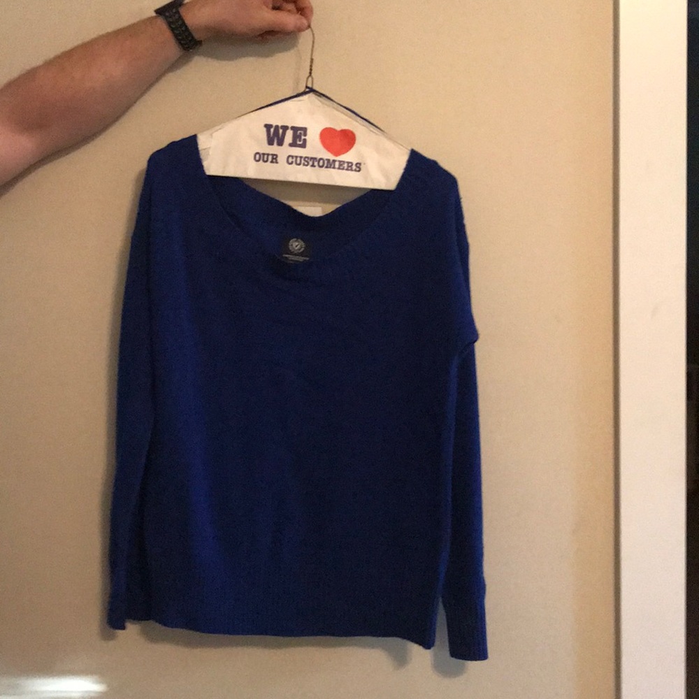 American Eagle royal blue sweater