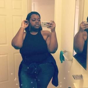 Meet your Posher, Monique