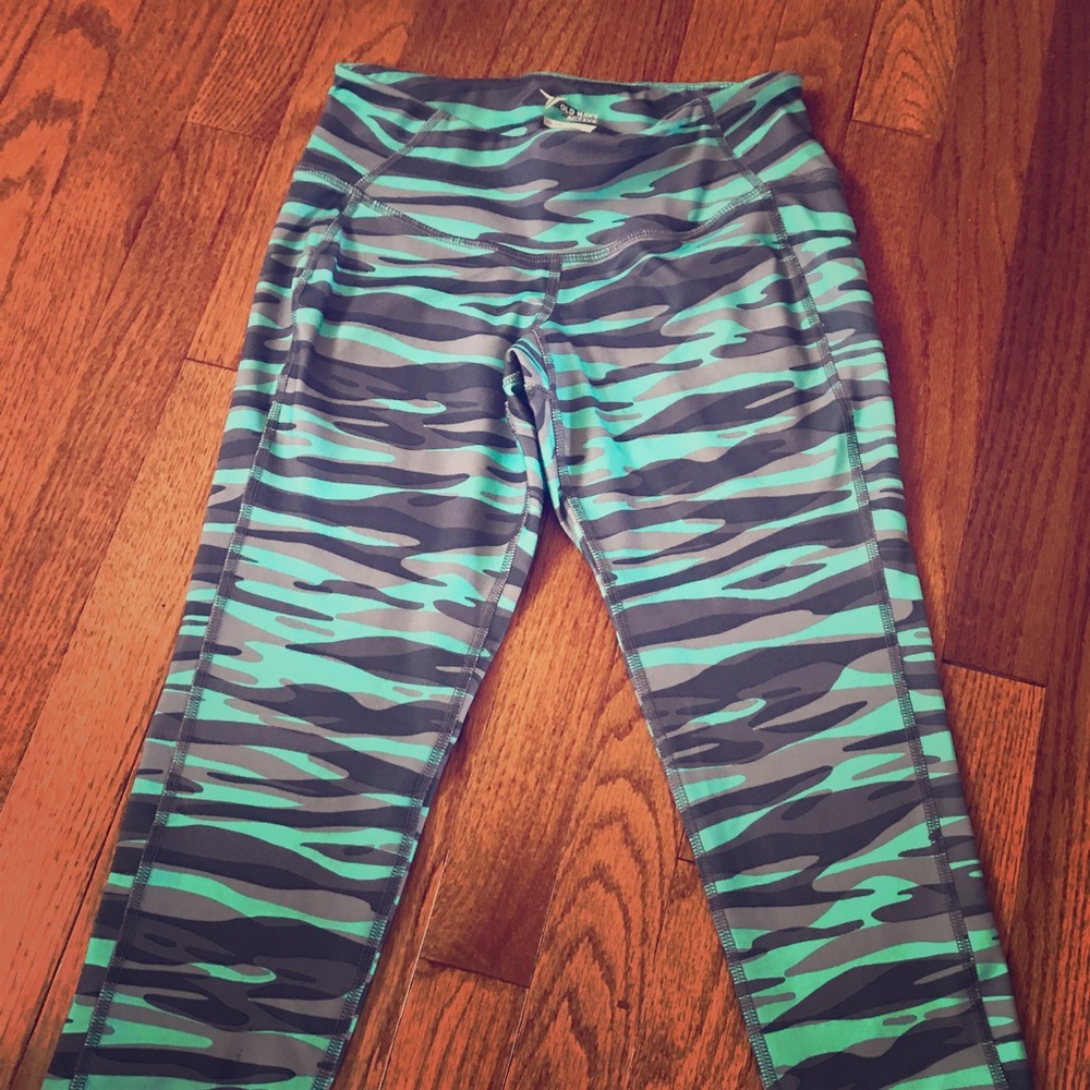 Old navy cropped leggings
