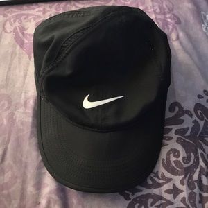 Women’s Nike dry fit SnapBack