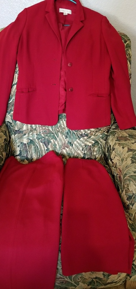 Casual Corner Women's 3 piece Suit size 4