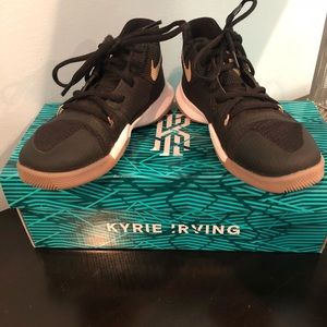 Boys kyrie shoes. Brand new never been worn.