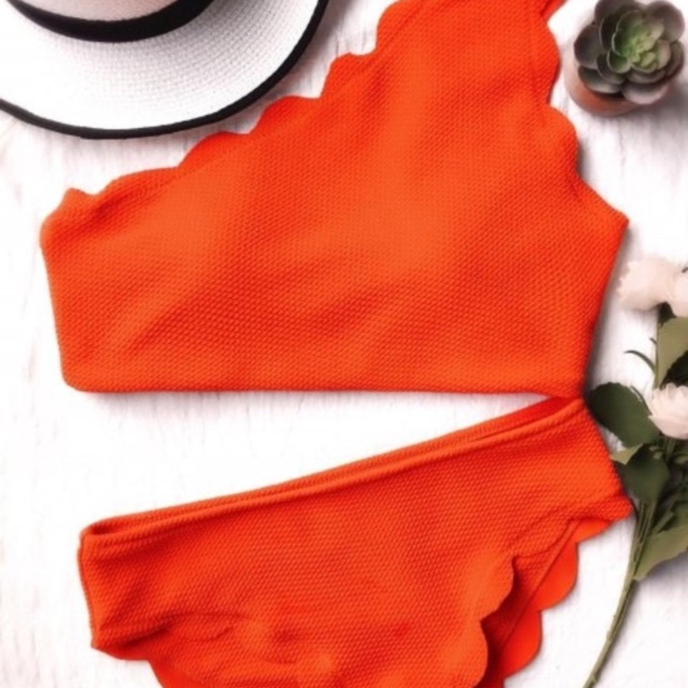 Wireless off the shoulder orange scalloped suit!