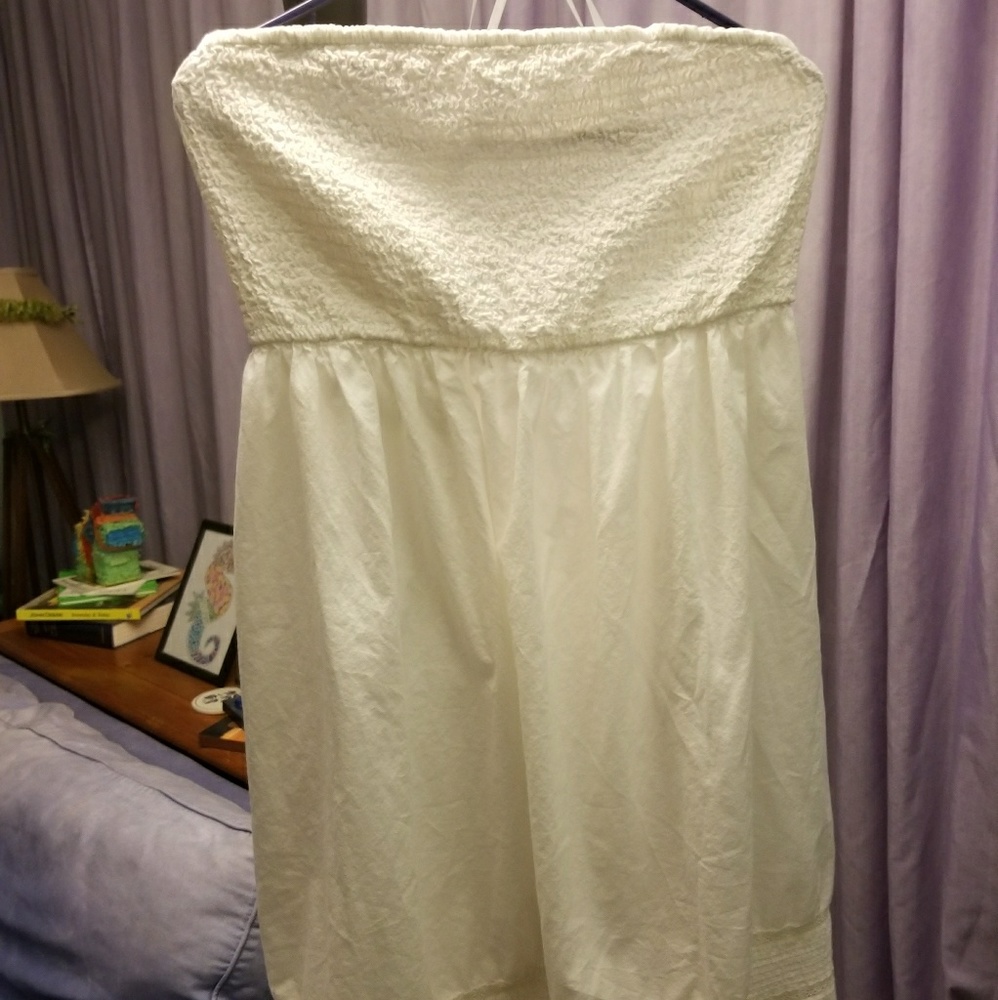 Strapless top or swimsuit cover