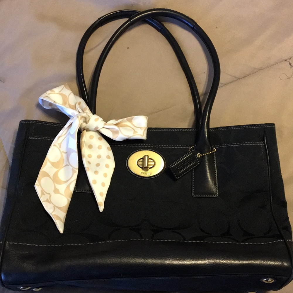 COACH black signature C’s Handbag