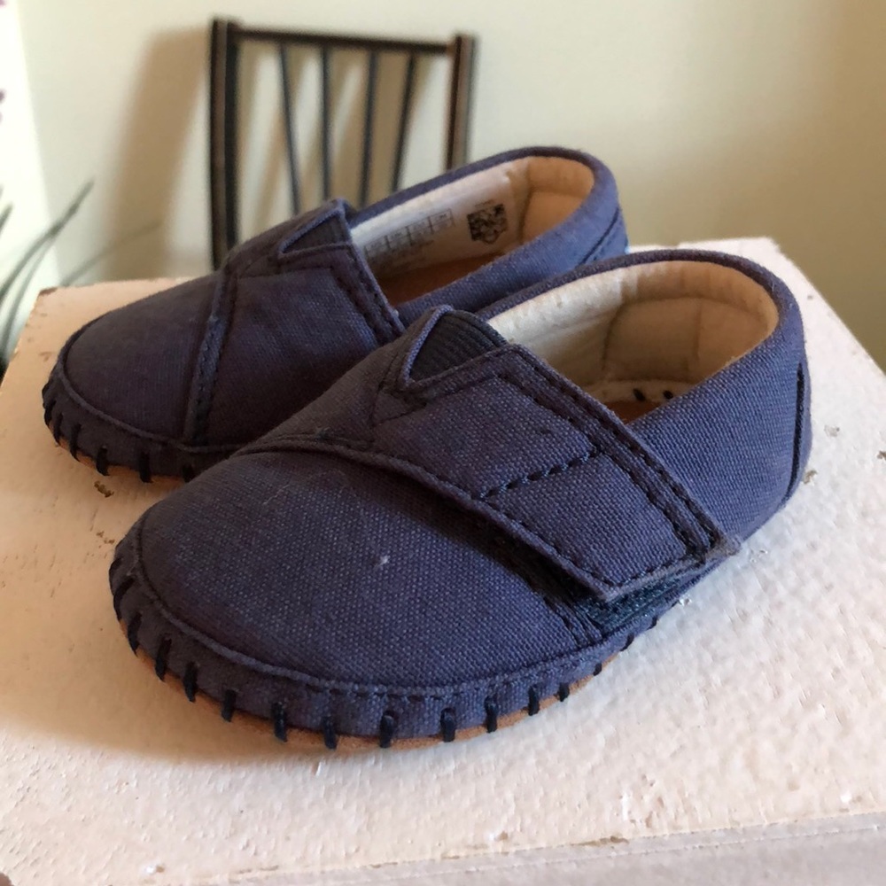 Toms size 3