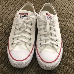 White Converse all star wo’s size 7.5 lightly worn