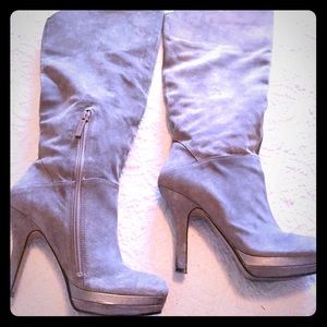 *CHRISTMAS SALE* Nine West Suede Platform boots
