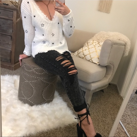 LAST1•Distressed Star Embroidered Sweater - Picture 3 of 5