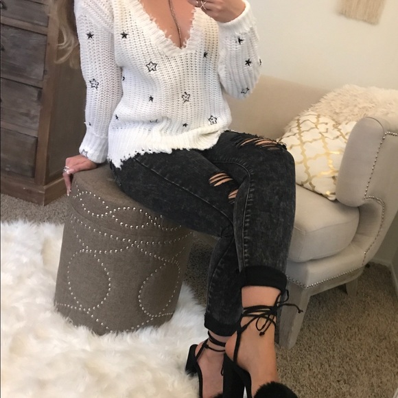 LAST1•Distressed Star Embroidered Sweater - Picture 5 of 5