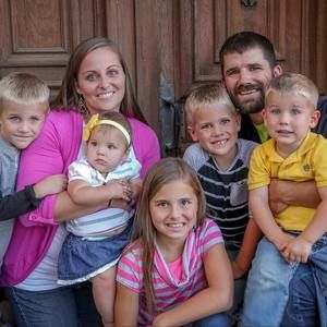 Meet your Posher, Lindsay derek