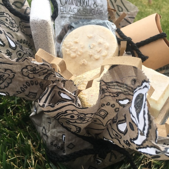 Mens Allspice or Tea Tree Spa Gift Kit - Picture 8 of 8