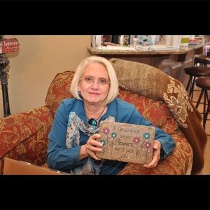 Meet your Posher, Loretta