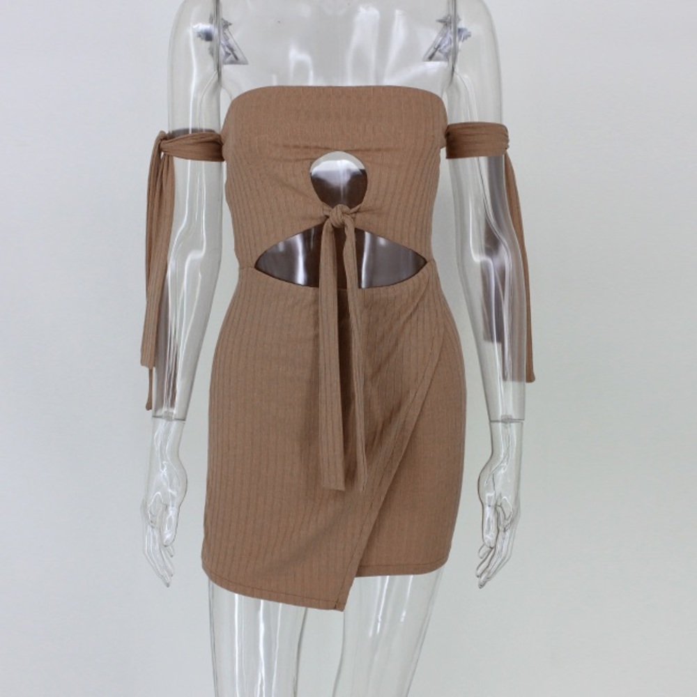 'Katalina' Dress - Picture 7 of 8
