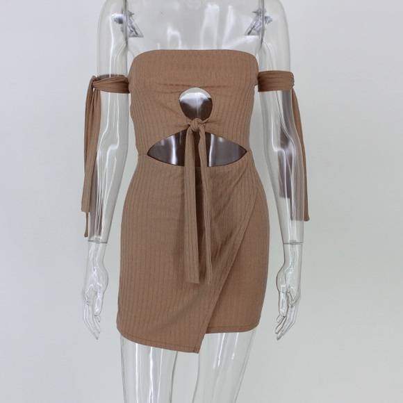 'Katalina' Dress - Picture 7 of 8