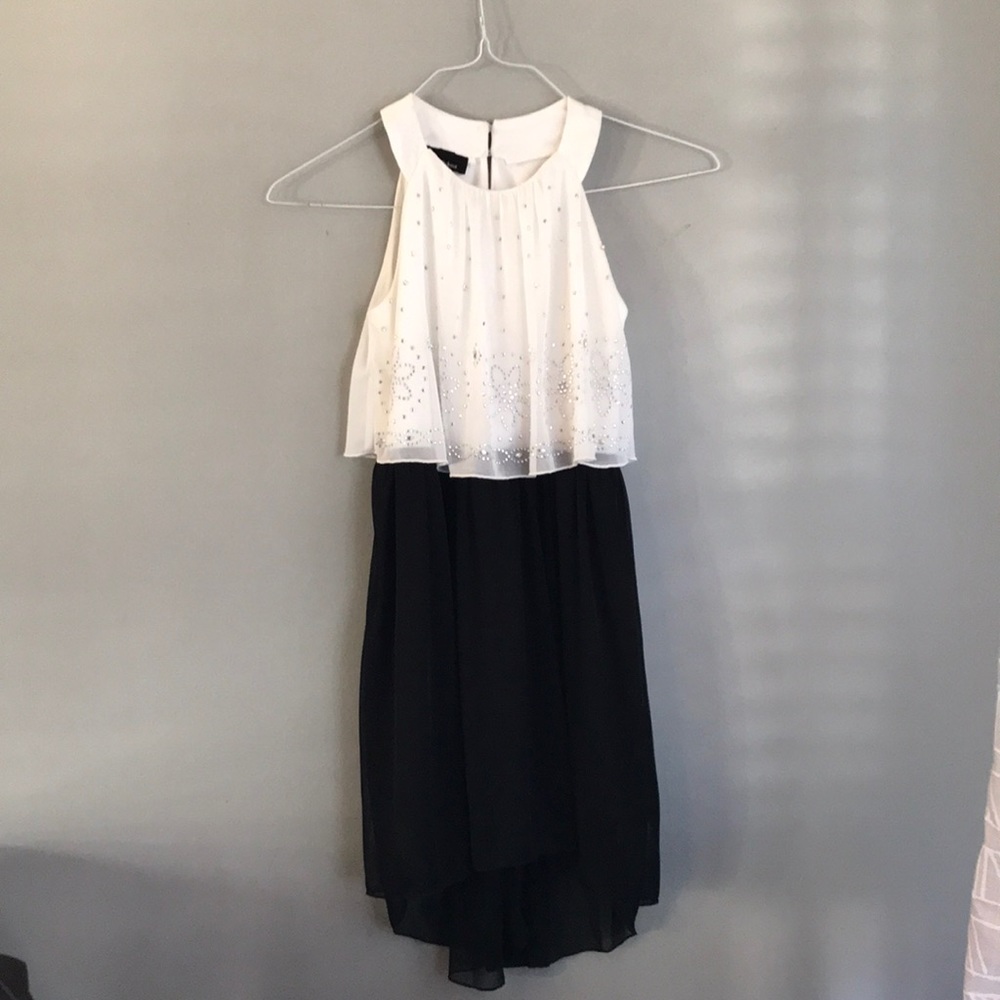 Girls black and white dress