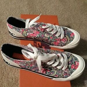 Women Rocket Dog Shoes