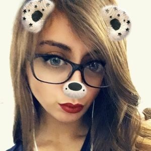 Meet your Posher, Vicky