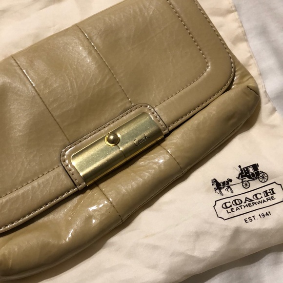 Coach clutch - Picture 2 of 5