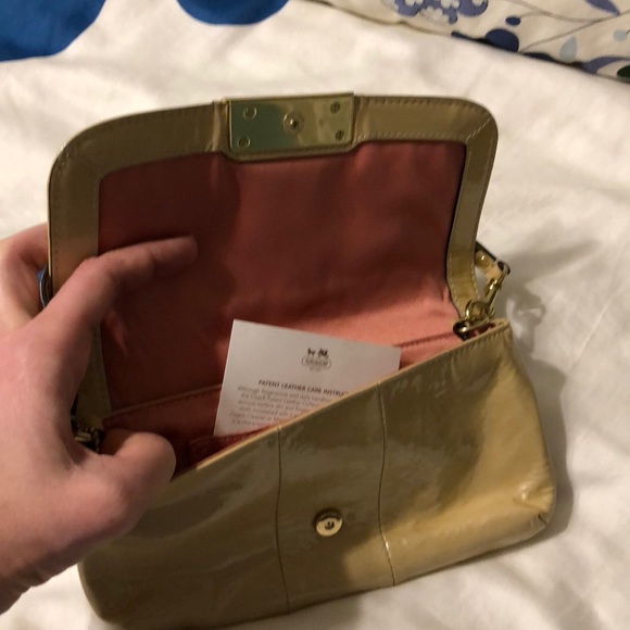 Coach clutch - Picture 4 of 5