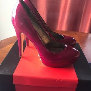 BRAND NEW Fuschia Pumps - G by Guess
