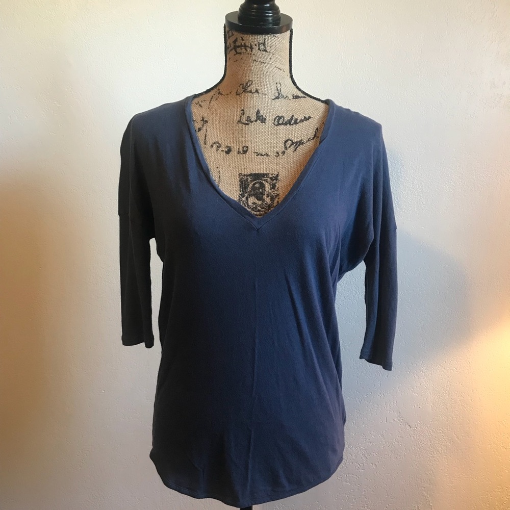 {express} blue 3\4 sleeve v-neck tee