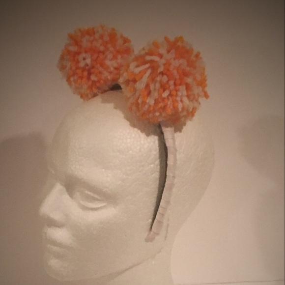 Univ of TN Volunteers Child's Pom Pom Headband - Picture 2 of 3