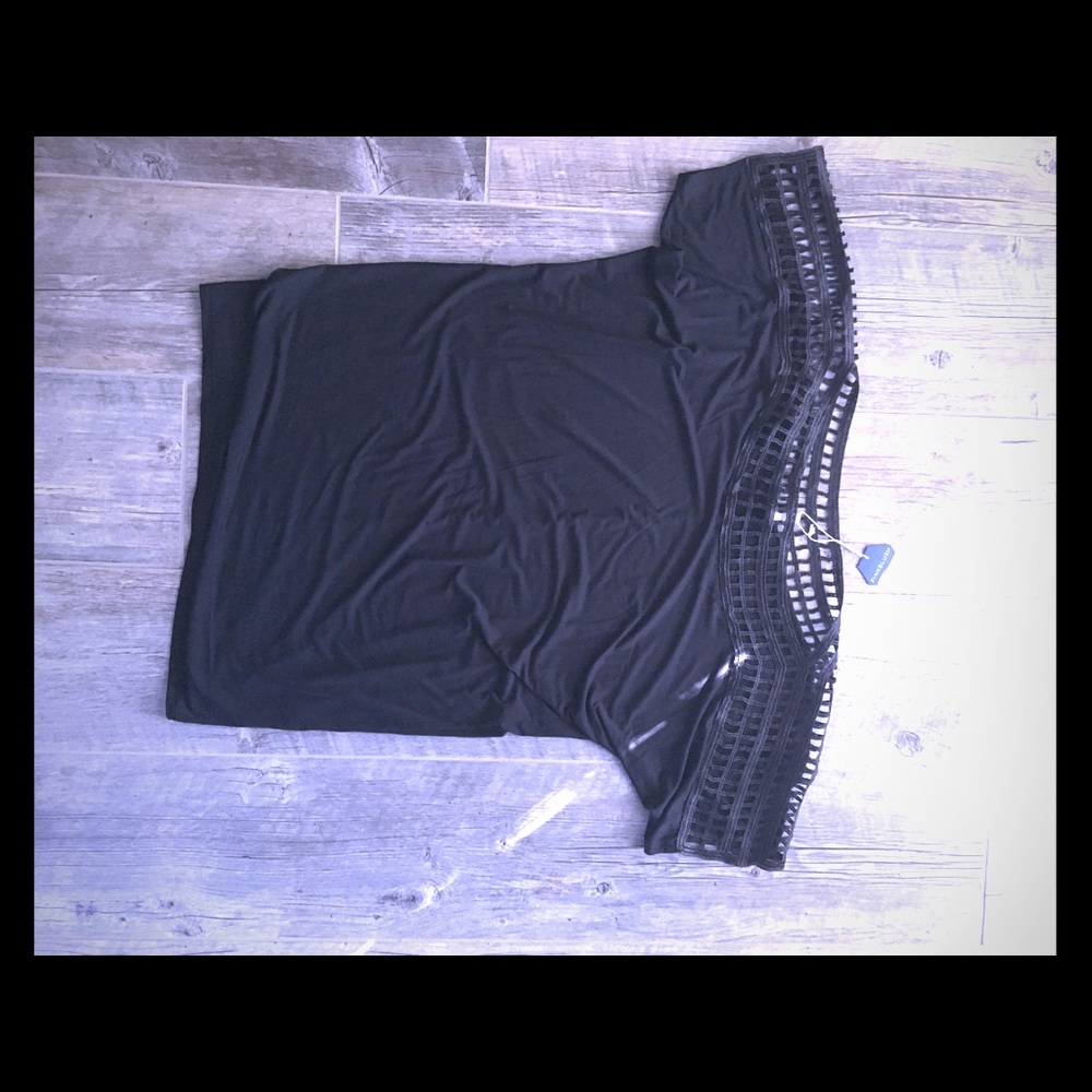 PinkBlush maternity top NWT