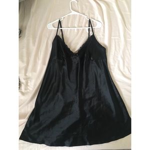 Black sleepwear/intimates w/ a silky cheetah robe