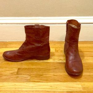 Frye Anna Shortie boot