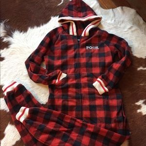 Pook adult onsie with backdrop