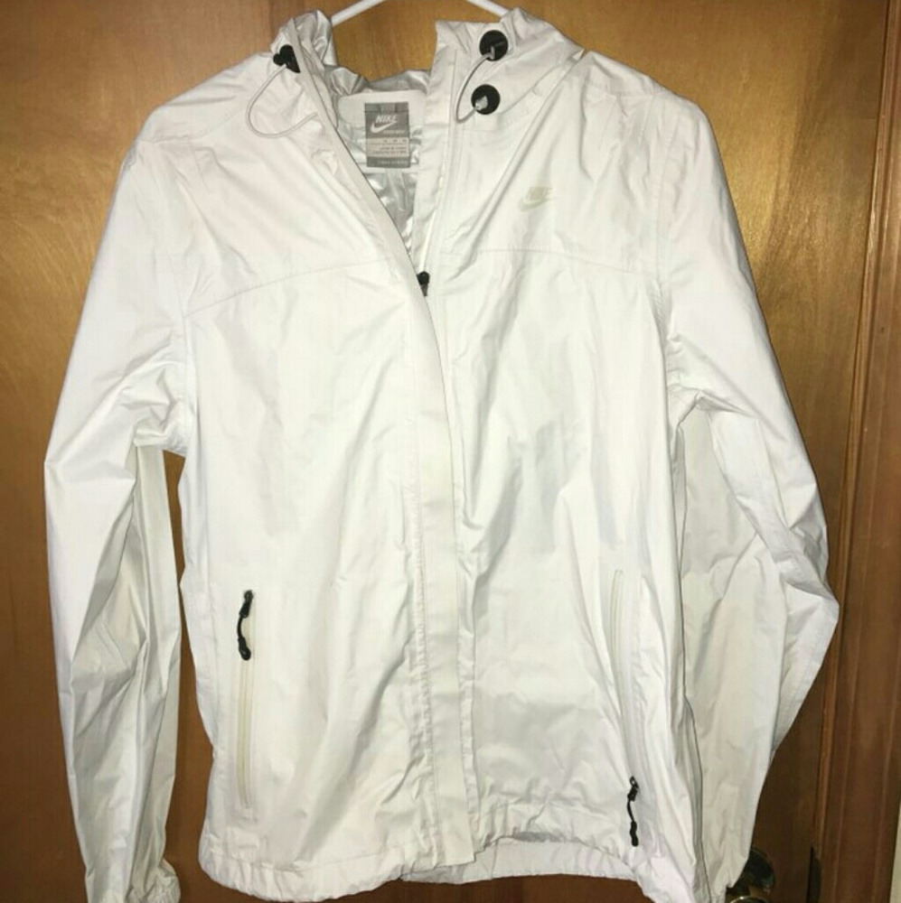 •Nike • Long Sleeve Jacket