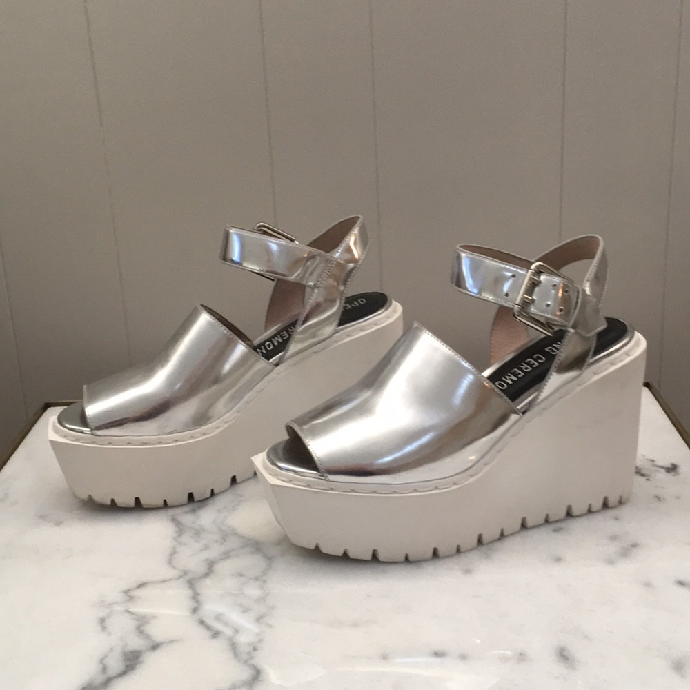Opening Ceremony Metallic Platforms - Picture 1 of 3