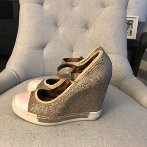 Glittered wedge sneaker